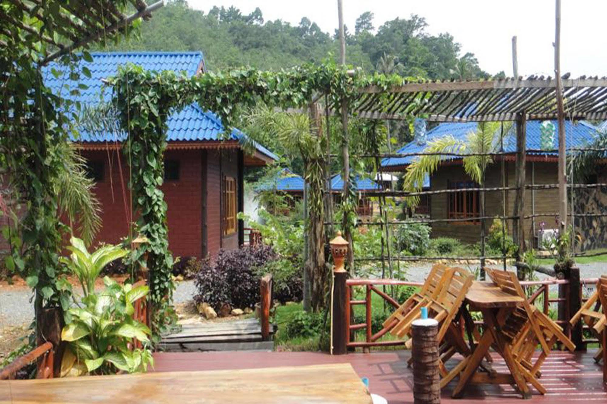 Oyo 75336 Blue Resort & Spa Koh Chang Exterior foto